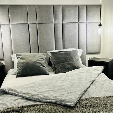 Przy Bulwarze - By The River Apartment วรอตซวาฟ ภายนอก รูปภาพ